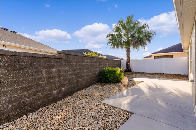 view of yard with a patio area