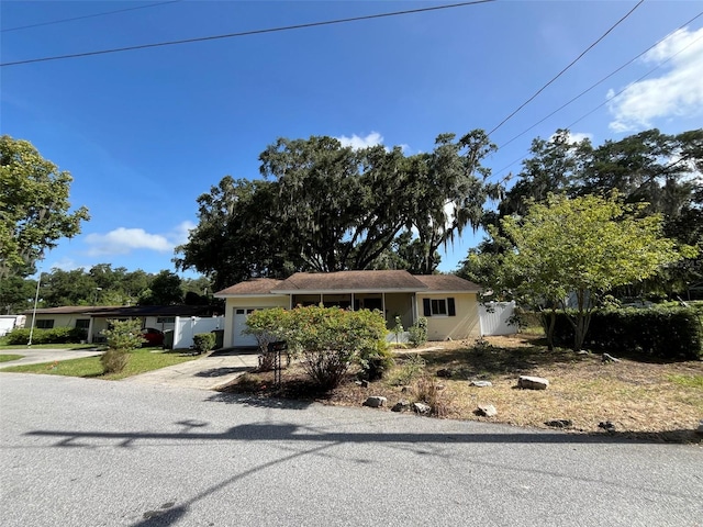 view of front of property