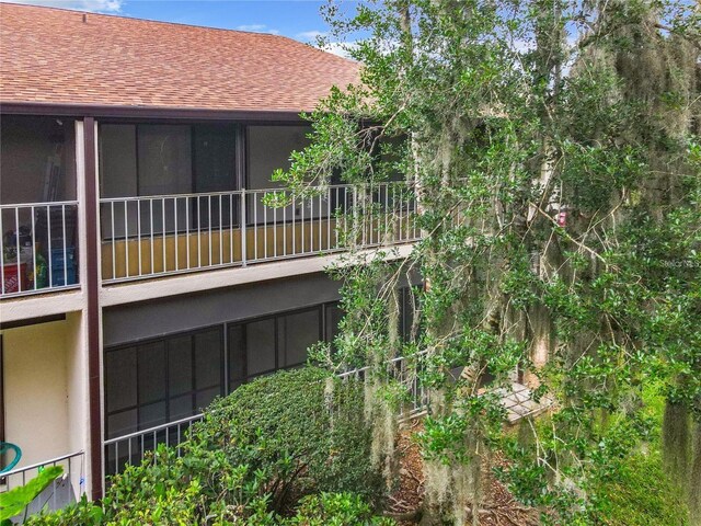 exterior space featuring a balcony