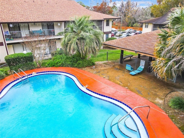 view of swimming pool