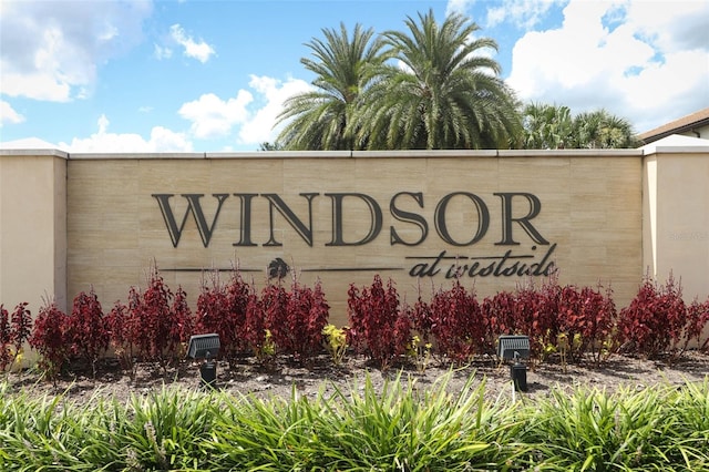 view of community / neighborhood sign