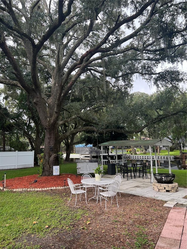 view of yard with a patio area