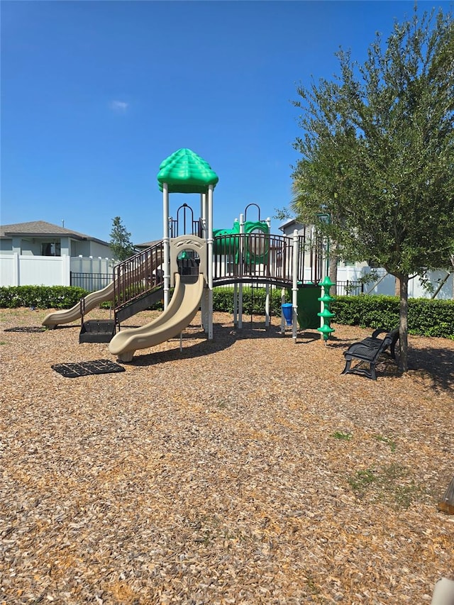 3654 Caspian St, Leesburg, FL 34748 - community playground with fence