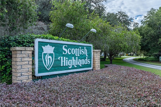 view of community / neighborhood sign