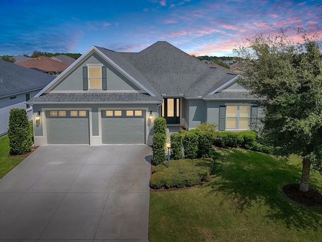 view of front of home featuring a lawn