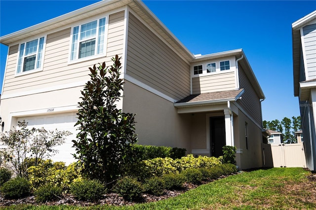 view of front facade featuring a garage