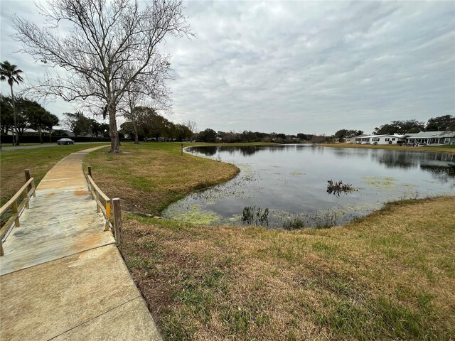 25304 Forest Oak Ct, Leesburg, FL 34748 - water view
