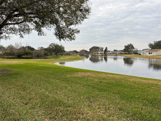 25304 Forest Oak Ct, Leesburg, FL 34748 - property view of water
