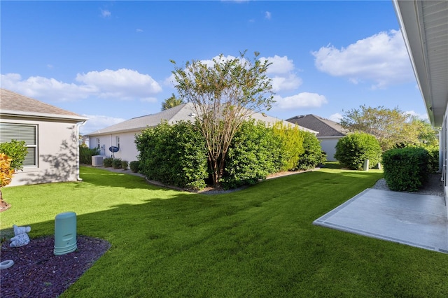 view of yard with a patio