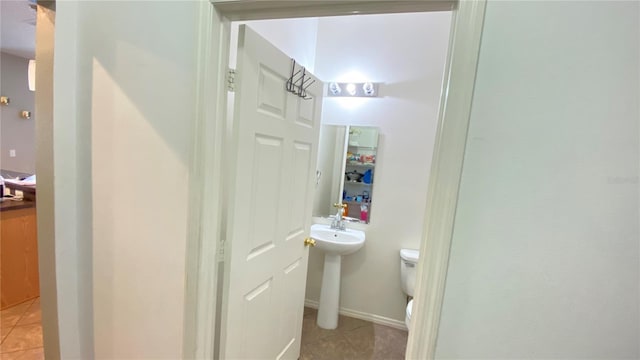 1681 Strathmore Cir, Mount Dora, FL 32757 - bathroom featuring tile patterned floors