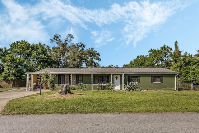 single story home with a front lawn