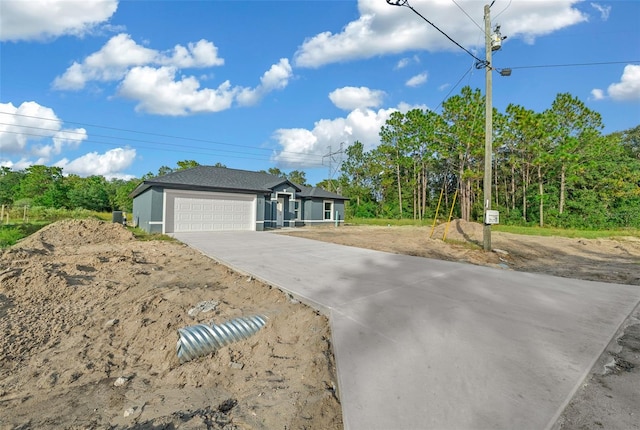 view of front of house featuring a garage