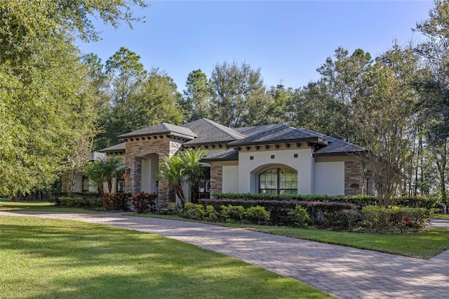 view of front of property with a front yard