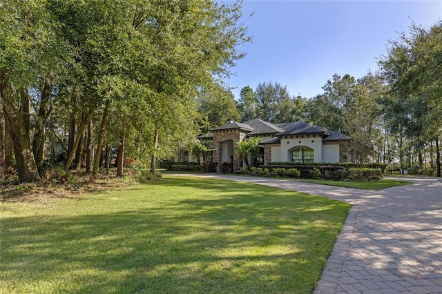 view of front of property with a front yard