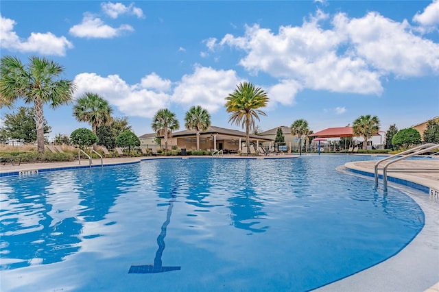 view of swimming pool