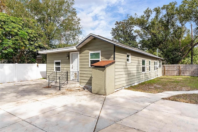 view of front of property featuring a patio area