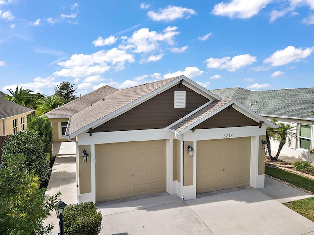 view of front facade featuring a garage