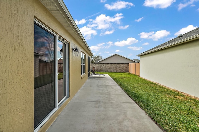 view of yard with a patio