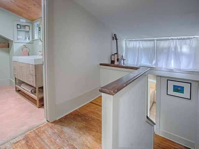 351 W 10th Ave, Mount Dora, FL 32757 - bar area featuring lofted ceiling and light wood-style floors