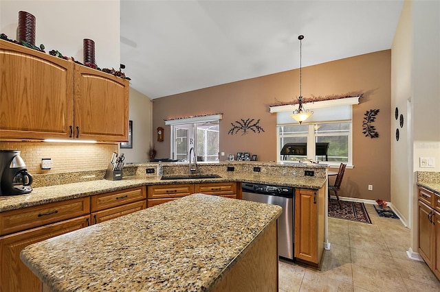 1720 Park Forest Blvd, Mount Dora, FL 32757 - kitchen featuring dishwasher, a sink, a peninsula, vaulted ceiling, and tasteful backsplash