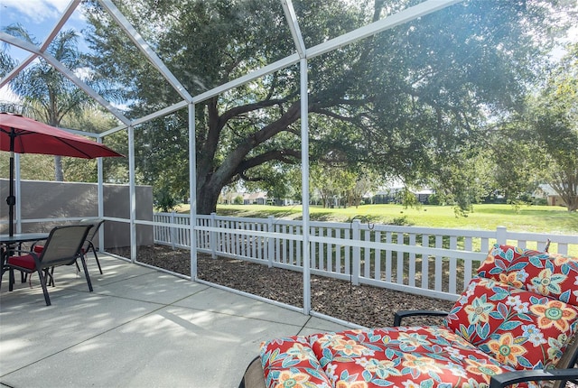 sunroom with a healthy amount of sunlight