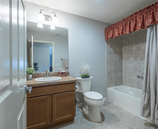 full bathroom featuring shower / tub combo, visible vents, toilet, a textured ceiling, and vanity