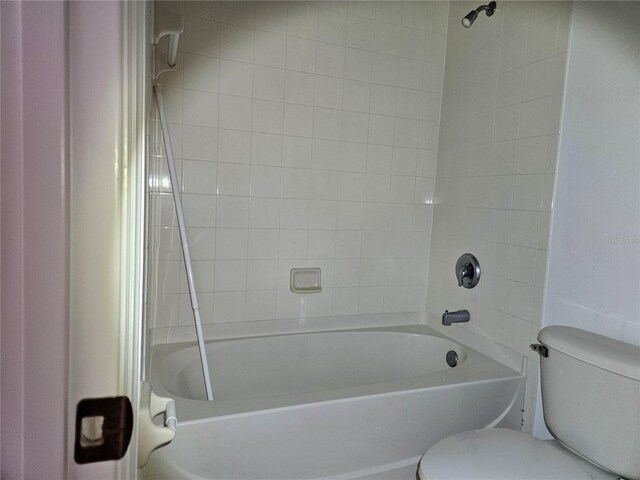 652 Chelsea Dr, Davenport, FL 33897 - bathroom with toilet and shower / tub combination