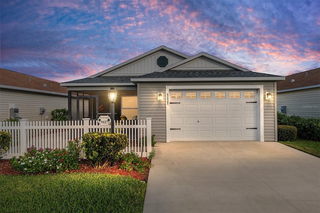 view of front of house featuring a garage