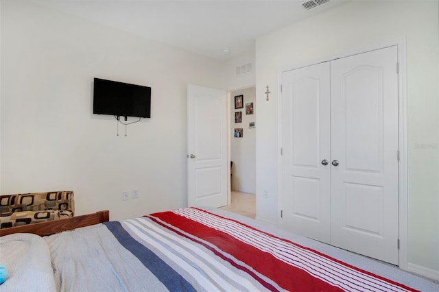 bedroom featuring a closet