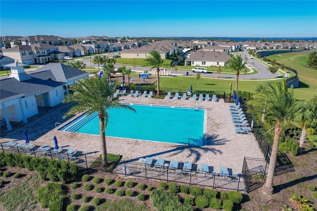 view of swimming pool