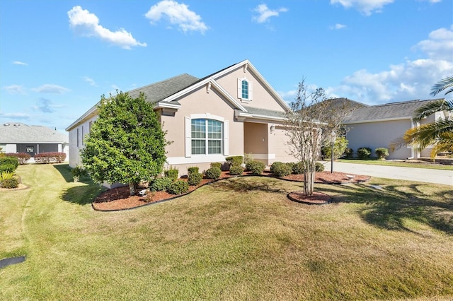 view of front of home featuring a front lawn