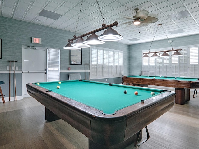 game room featuring ceiling fan, light wood-type flooring, and billiards