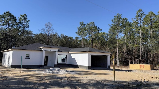 view of front facade with a garage