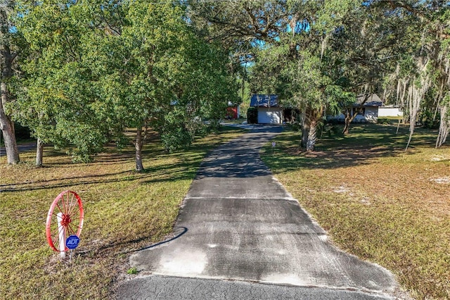 view of front of house featuring a front yard