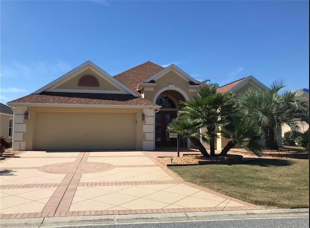 view of front of house featuring a front yard