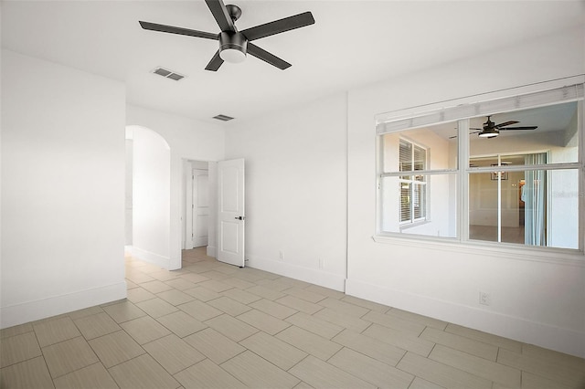 empty room with ceiling fan