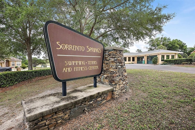 view of community / neighborhood sign