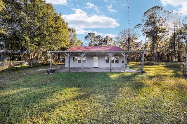 view of yard featuring a patio