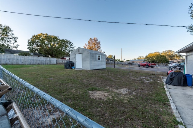 view of yard with a shed