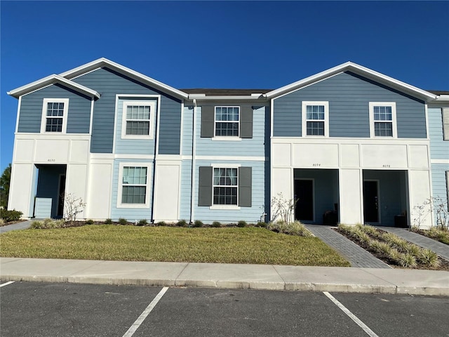 view of front of house with a front yard