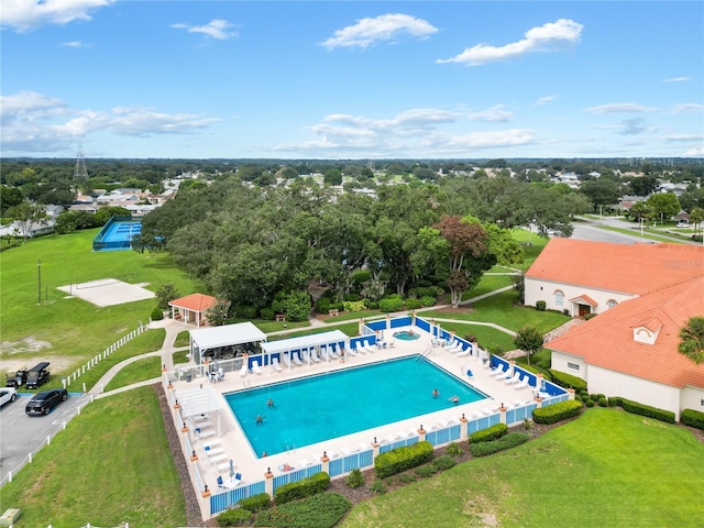 view of swimming pool