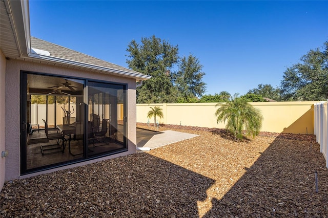 view of yard featuring a patio area