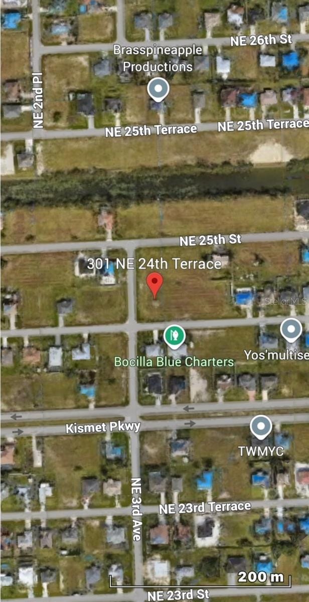 Listing photo 3 for 301 NE 24th Ter, Cape Coral FL 33909