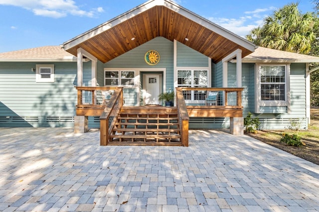 view of front of home with covered porch