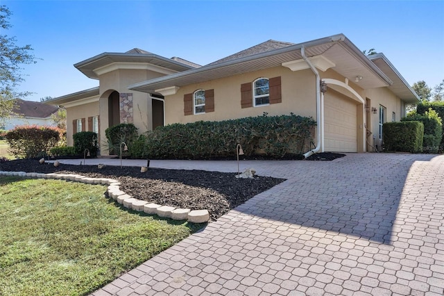 view of front facade with a garage