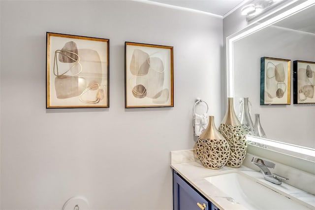 1087 Welch Hill Cir, Apopka, FL 32712 - bathroom featuring vanity and crown molding