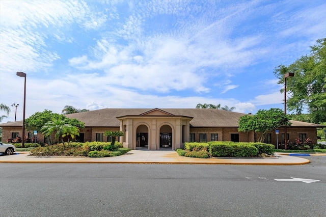 view of front facade