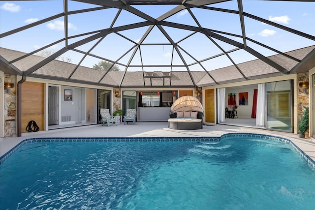 9 Crow Ct, Palm Coast, FL 32137 - swimming pool with a patio area and a lanai