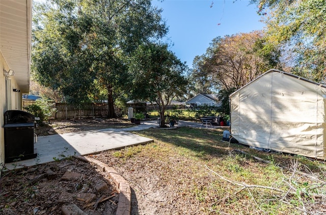 view of yard with a patio area