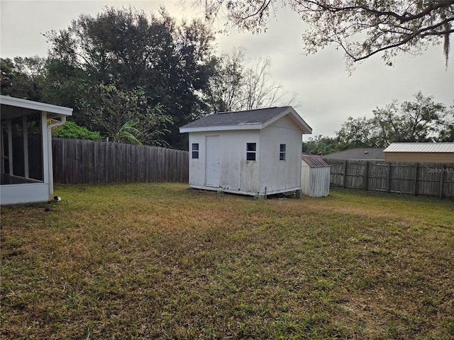 view of yard with a shed